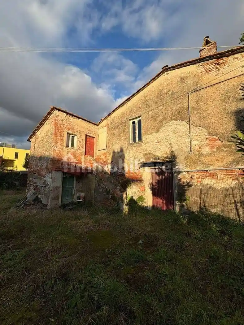 Casa indipendente in vendita a Montecatini-Terme