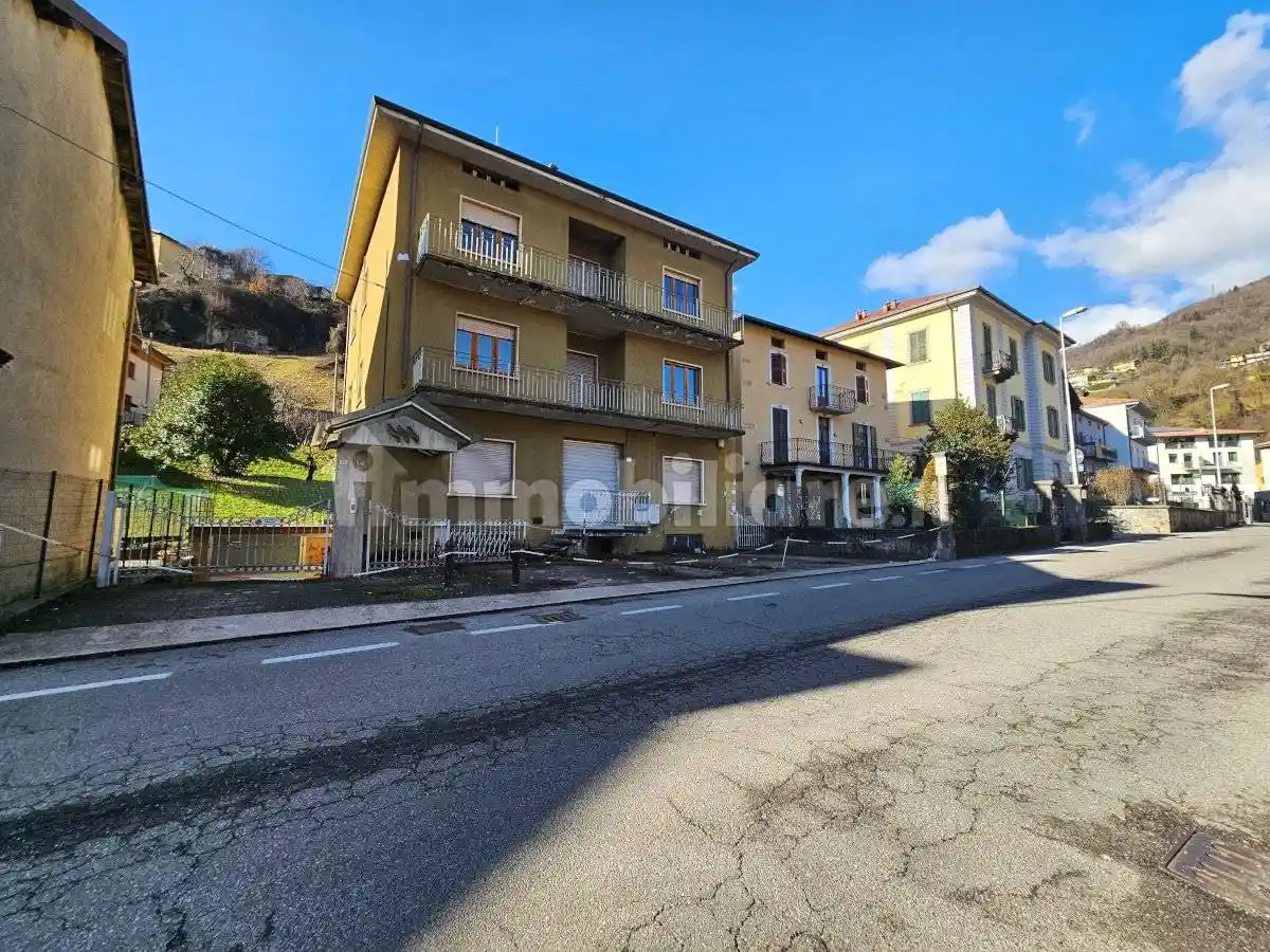 Villa in vendita a Vertova