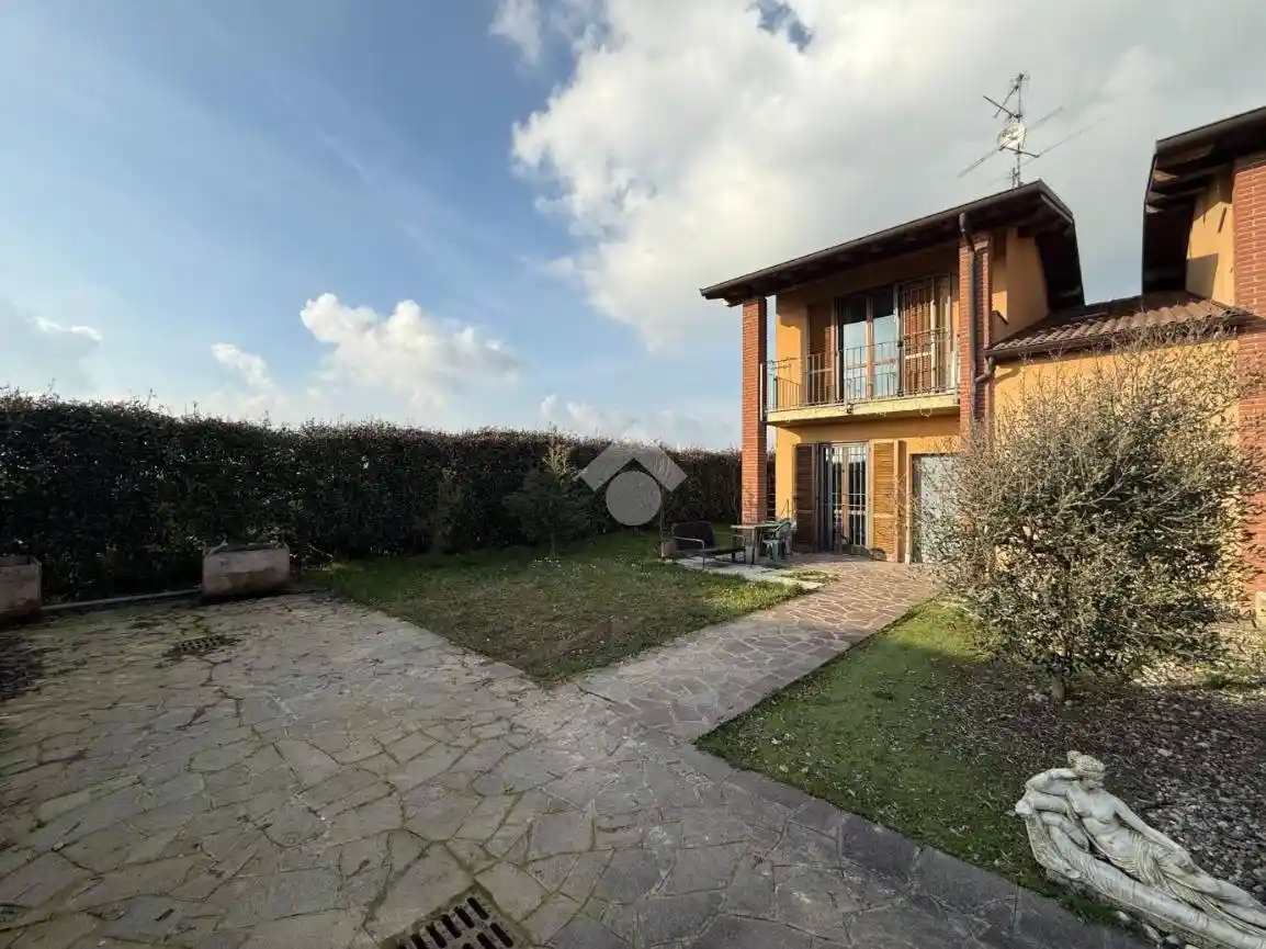 Villetta a schiera in vendita a Cumignano sul Naviglio