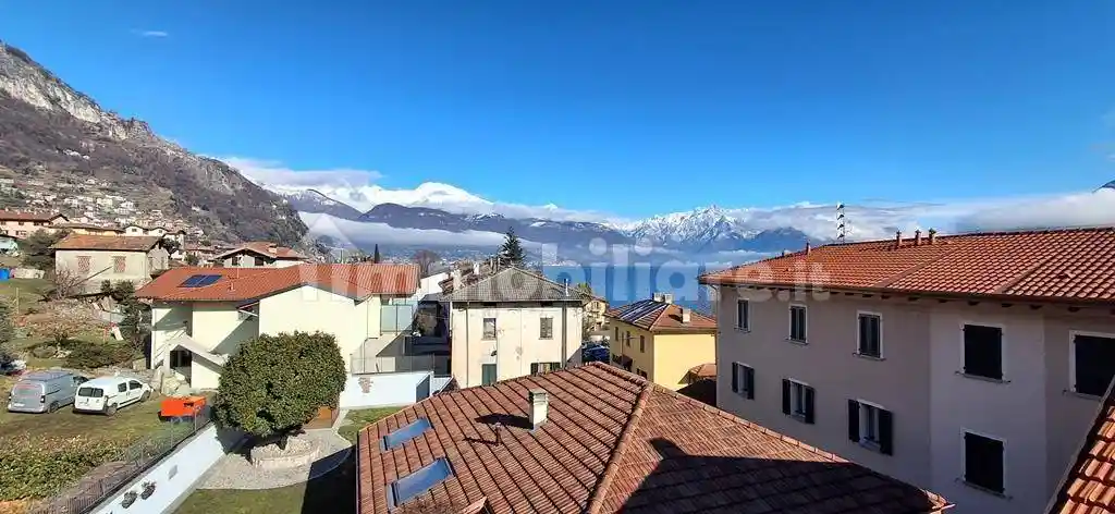 Villa in vendita a Pianello del Lario