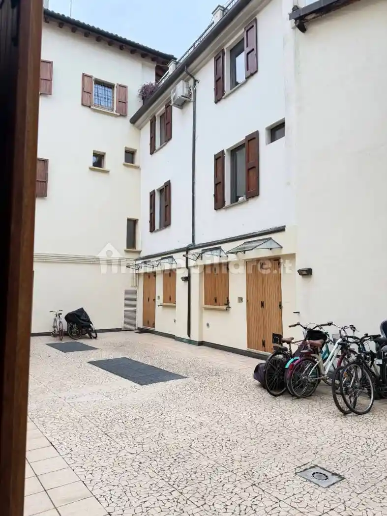 Appartamento in affitto a Bologna