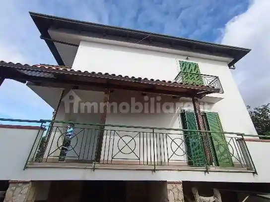 Villa in vendita a Giugliano in Campania