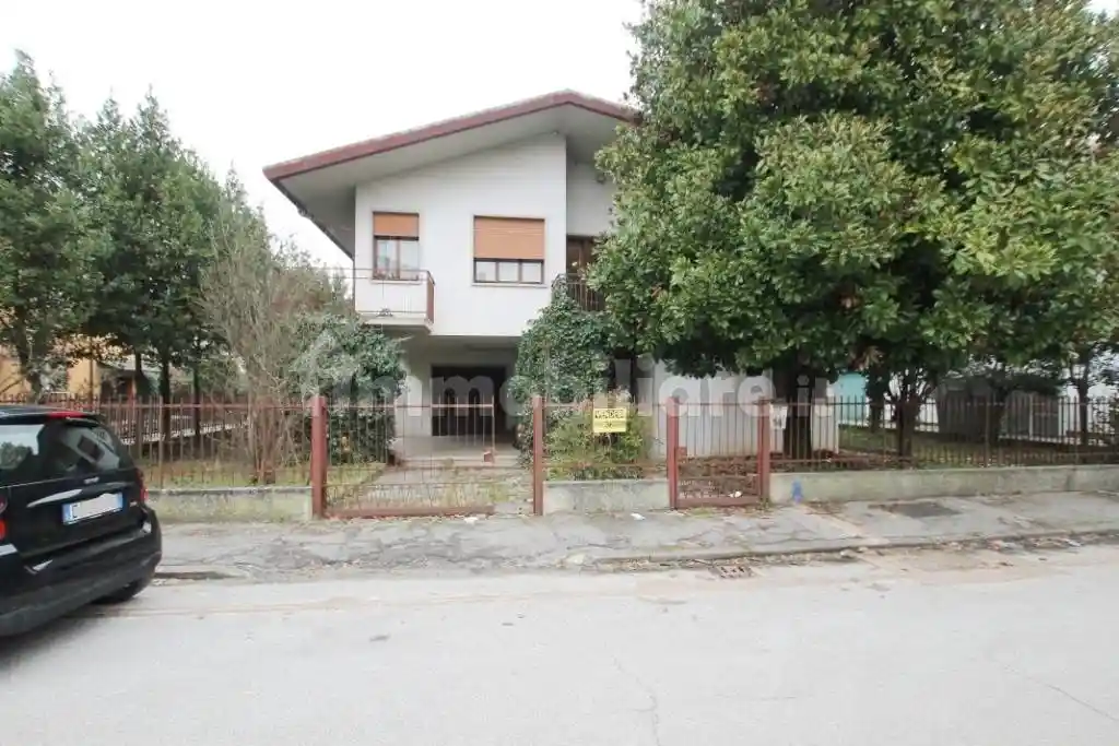 Villa in vendita a Selvazzano Dentro