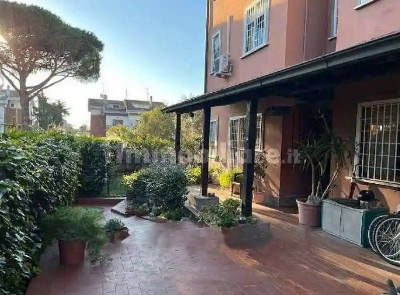 Villa in vendita a Roma