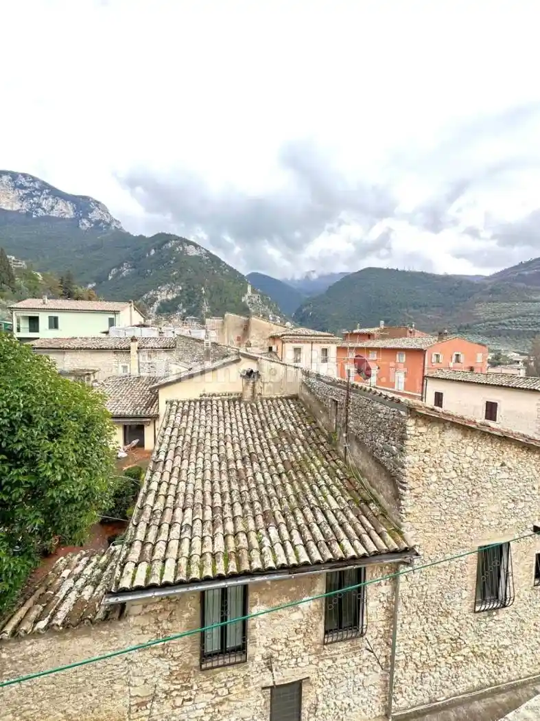 Appartamento in vendita a Ferentillo