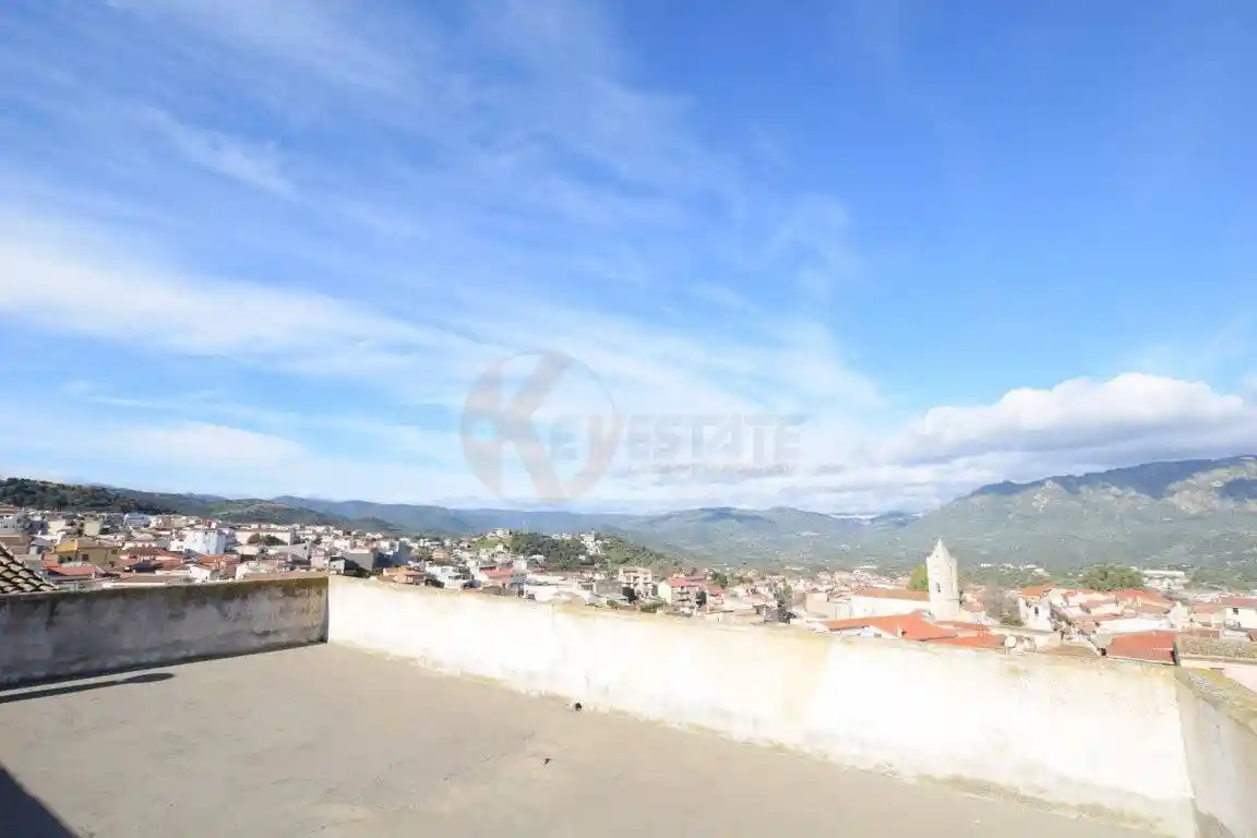 Appartamento in vendita a Oliena