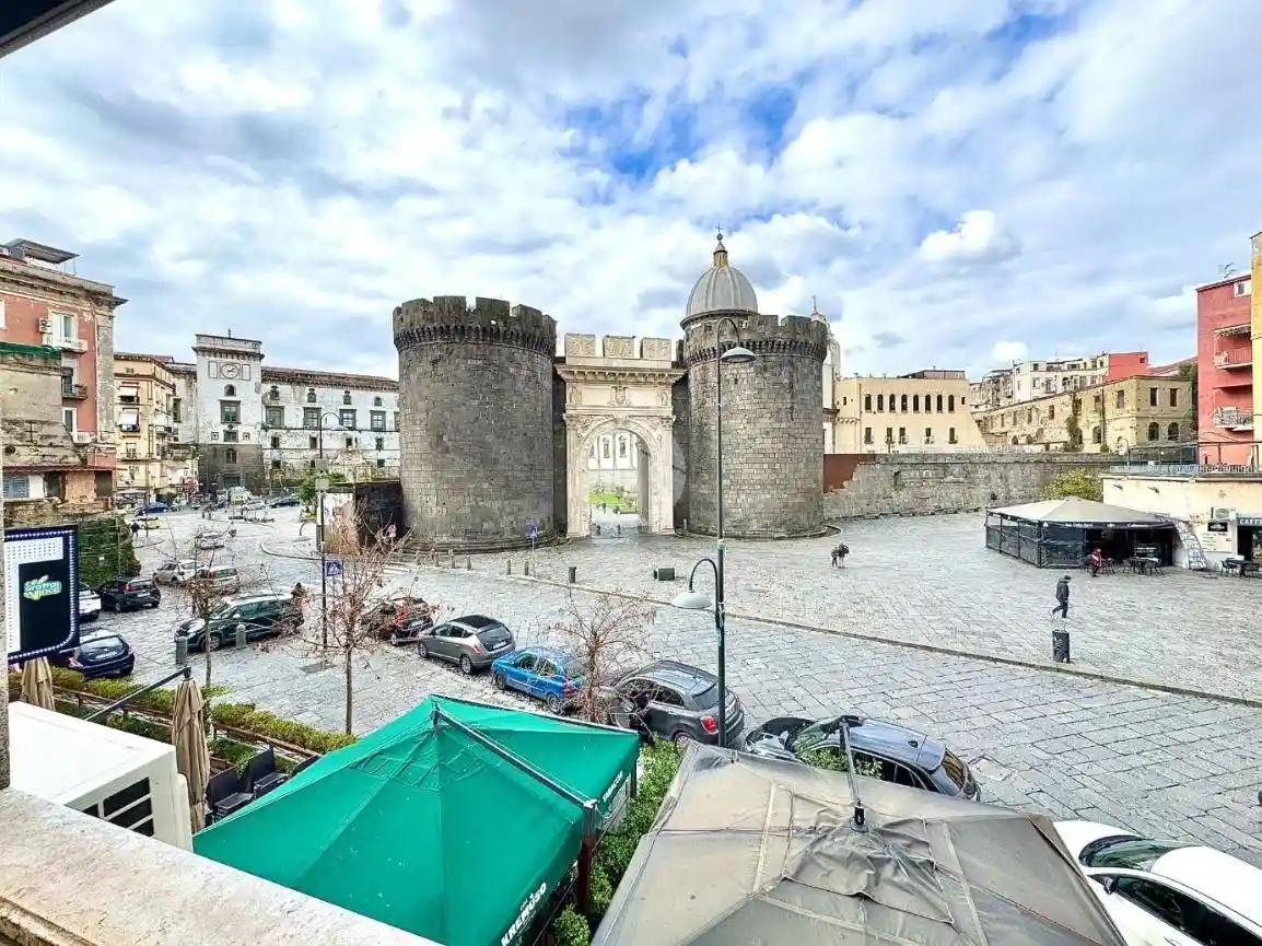 Appartamento in vendita a Napoli