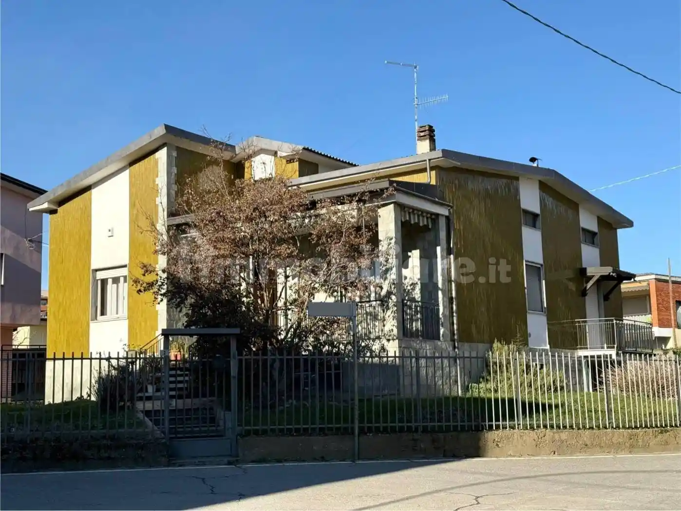 Villa in vendita a Carvico