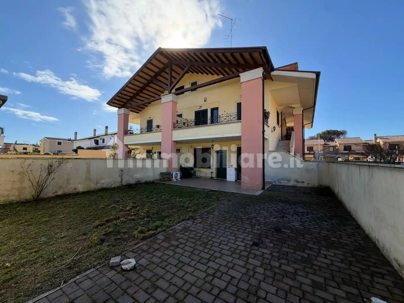 Villa in affitto a Pomezia