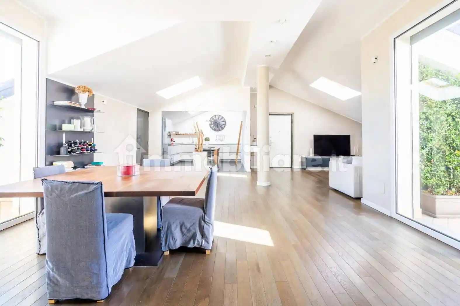 Appartamento in vendita a Biassono