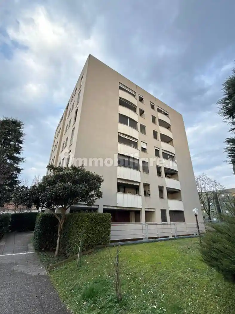 Appartamento in vendita a Rho