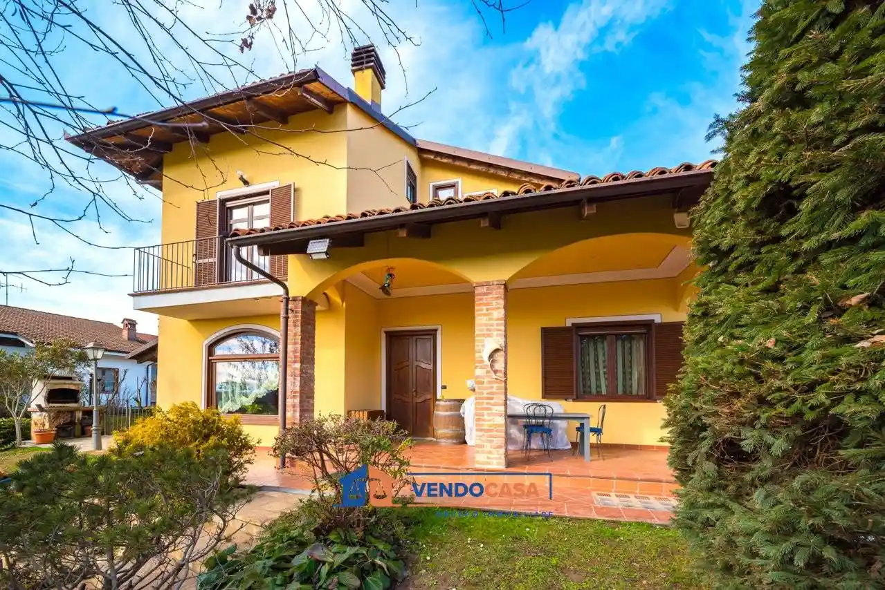 Villa in vendita a Bra
