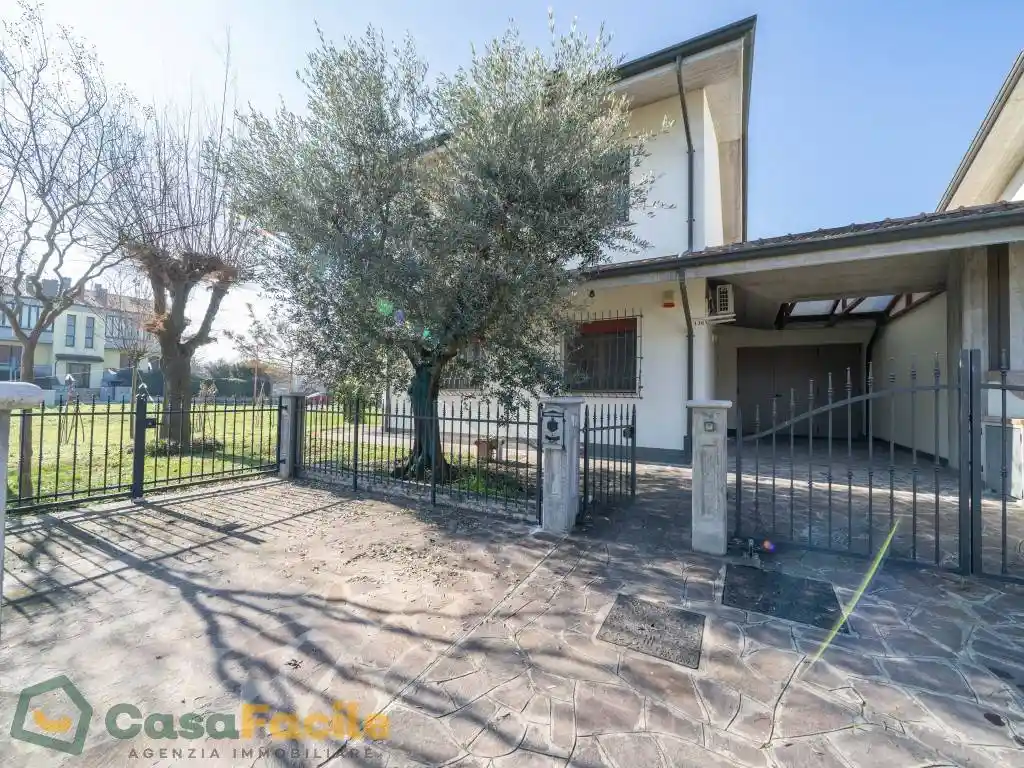 Villa in vendita a Cesena