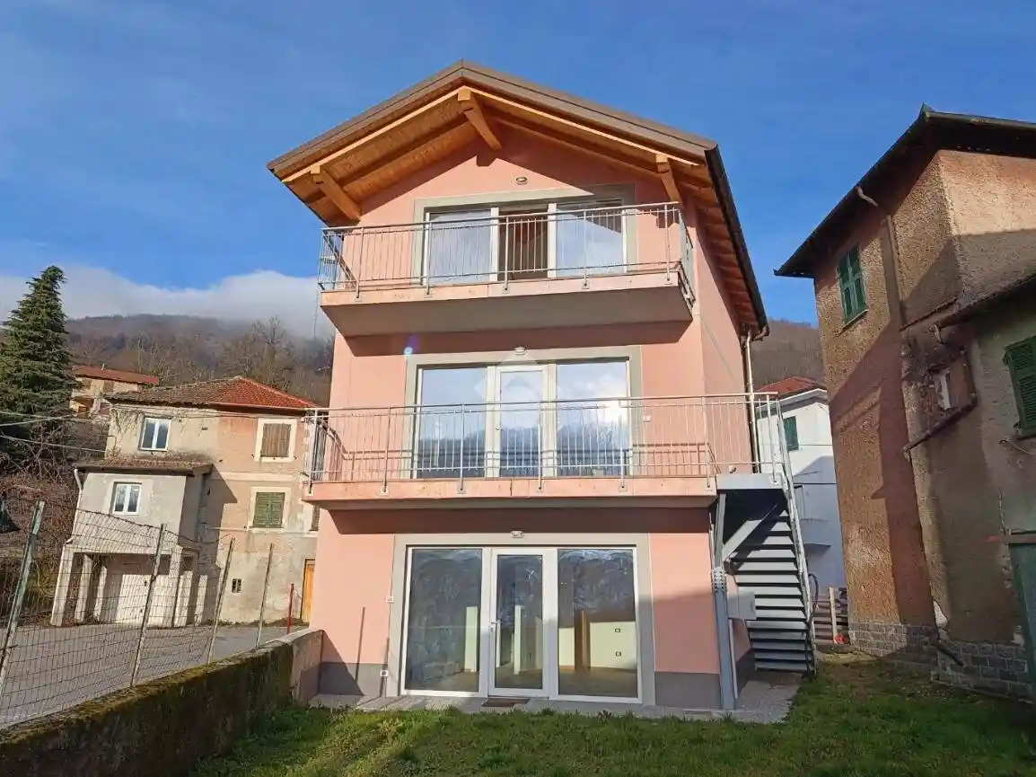 Casa indipendente in vendita a Valbrevenna