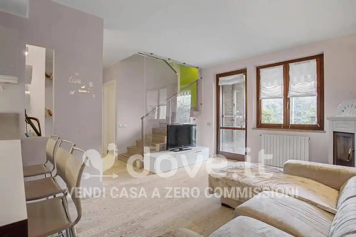 Villetta a schiera in vendita a Brusimpiano