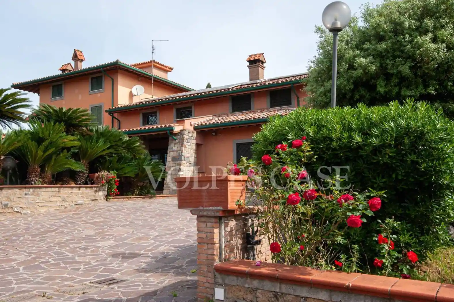 Palazzo - Edificio in vendita a Roma