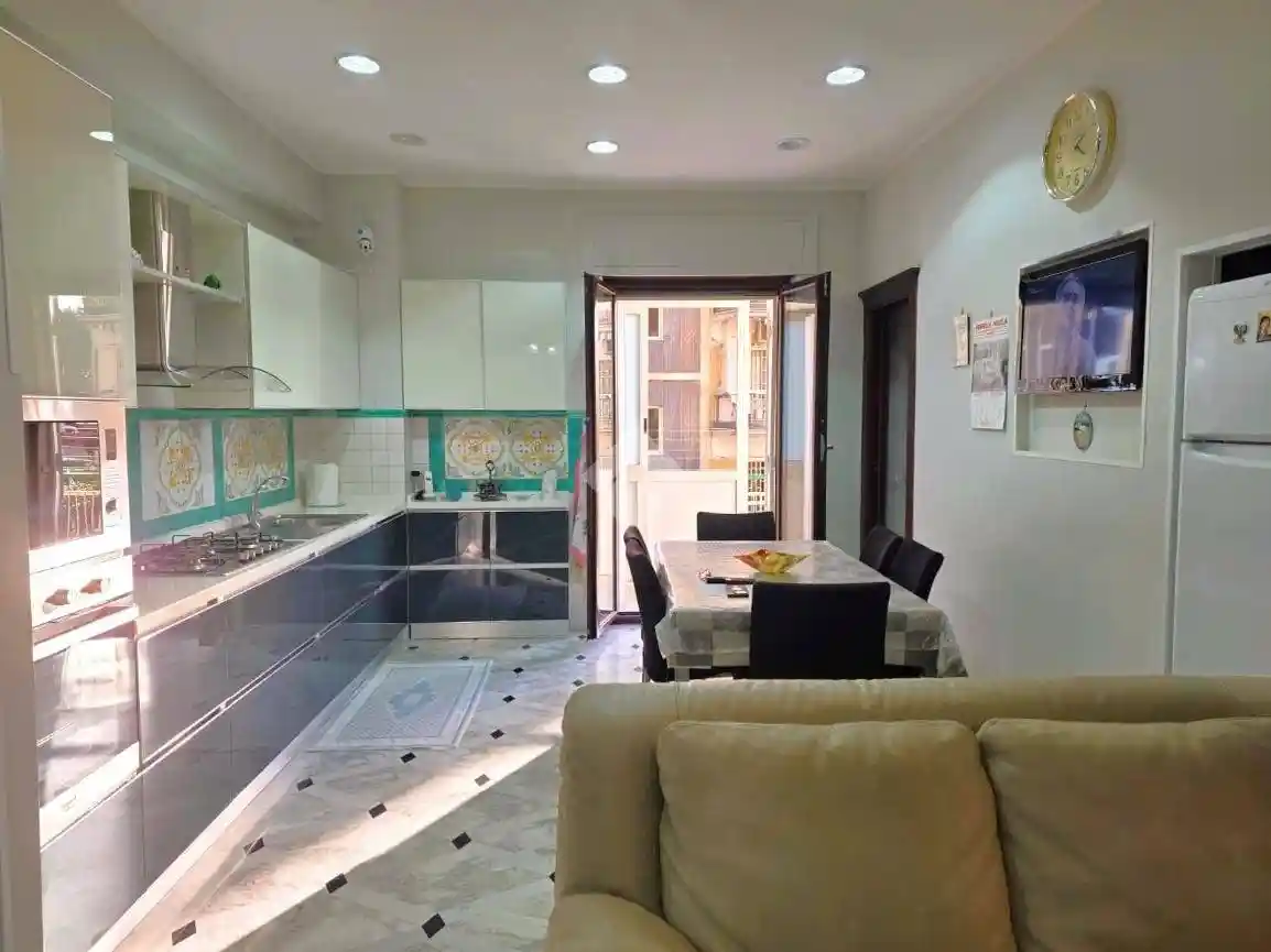 Appartamento in vendita a Napoli