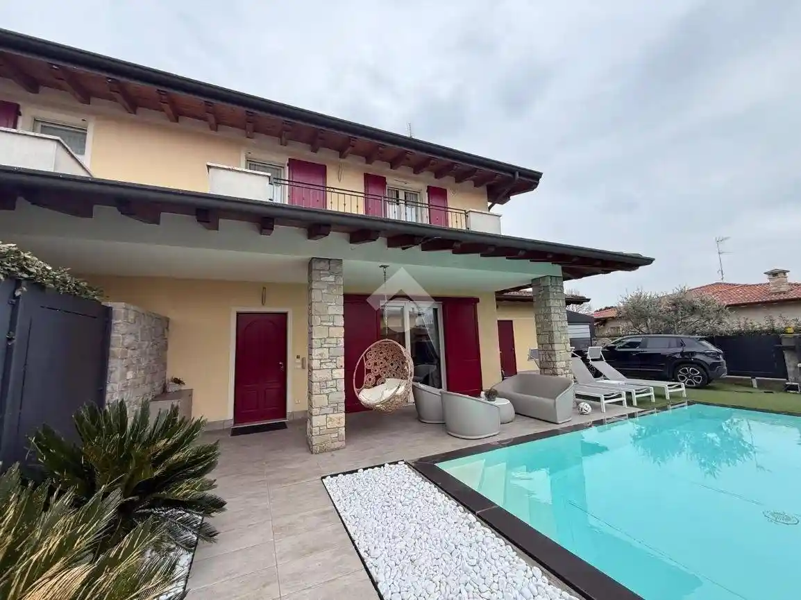 Villa in vendita a Rovato