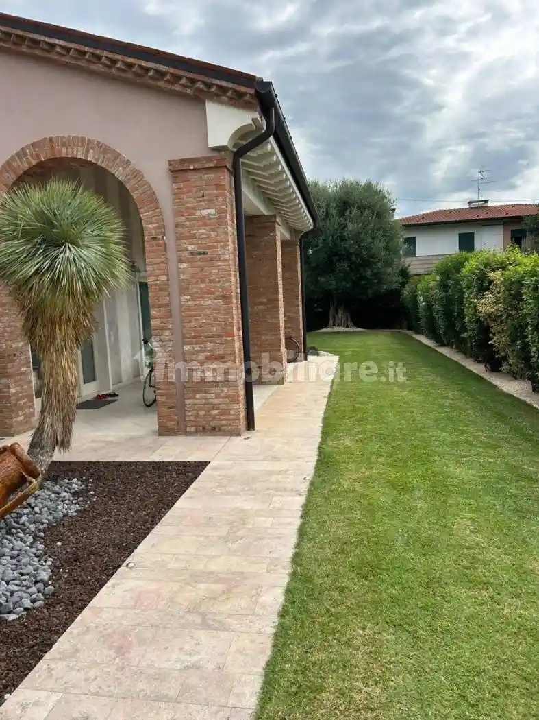 Casa indipendente in vendita a Rosà