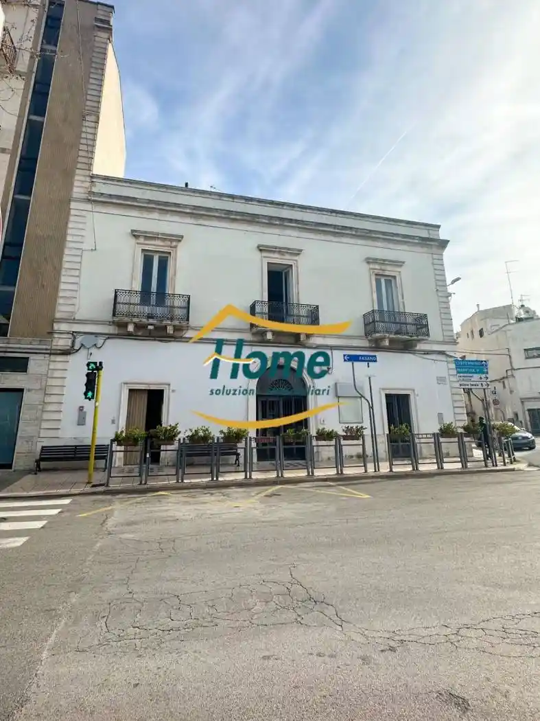 Palazzo - Edificio in vendita a Locorotondo