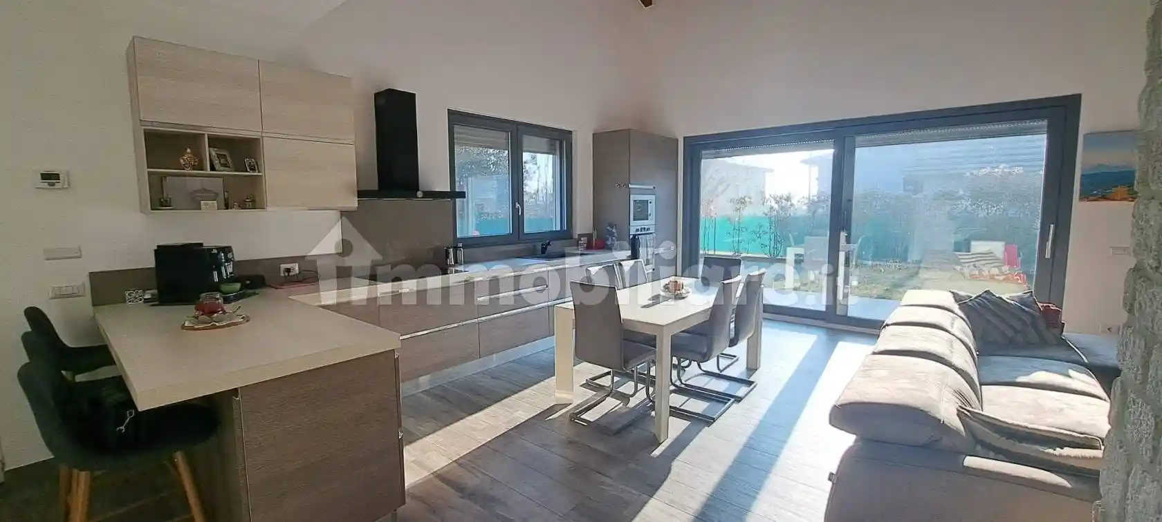 Villa in vendita a Arcisate