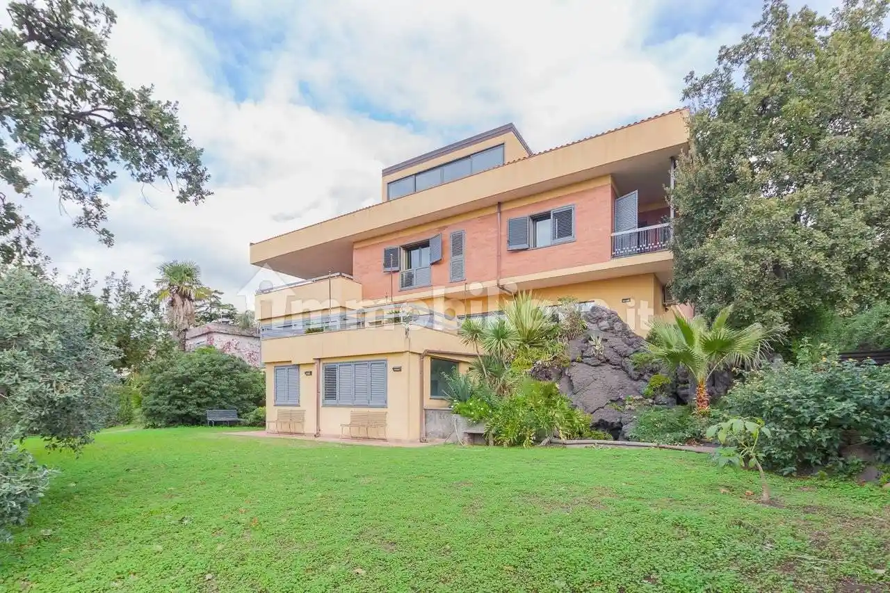 Villa in affitto a Gravina di Catania