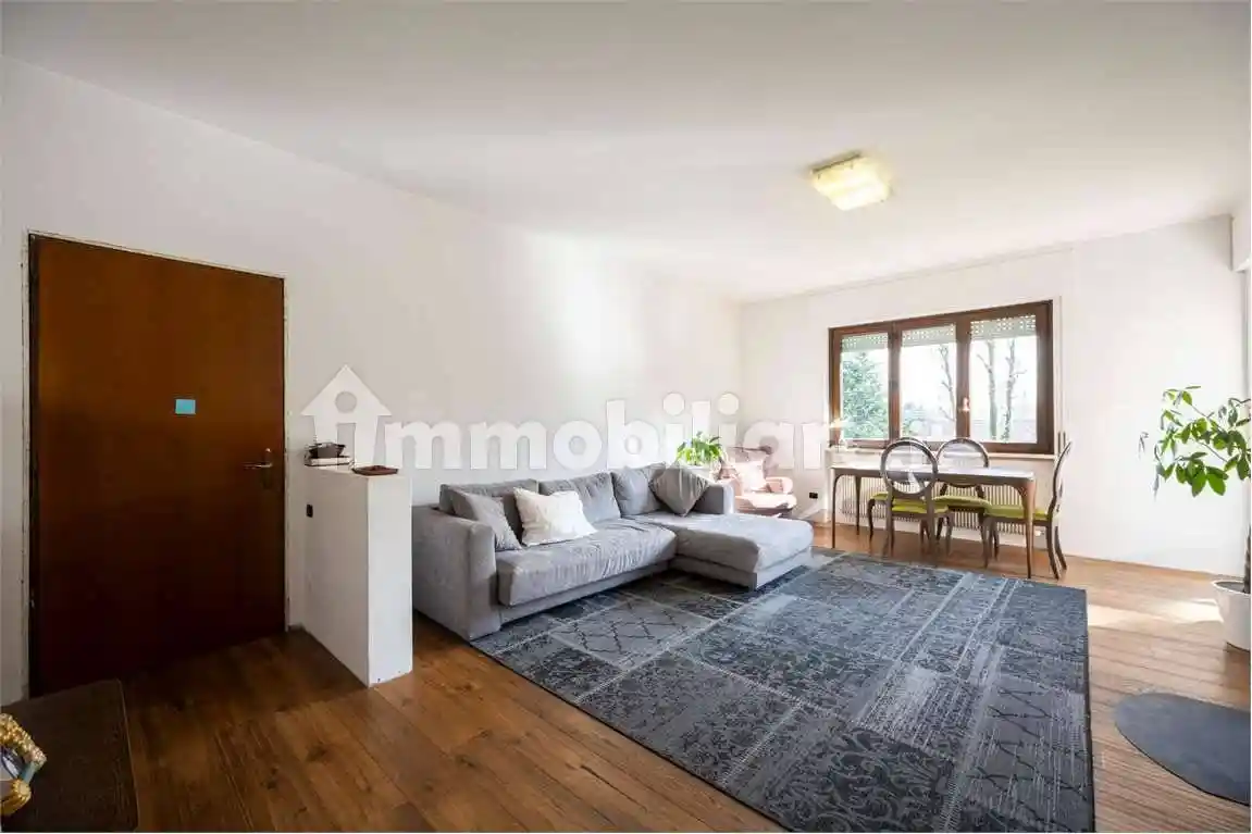 Appartamento in vendita a Azzate