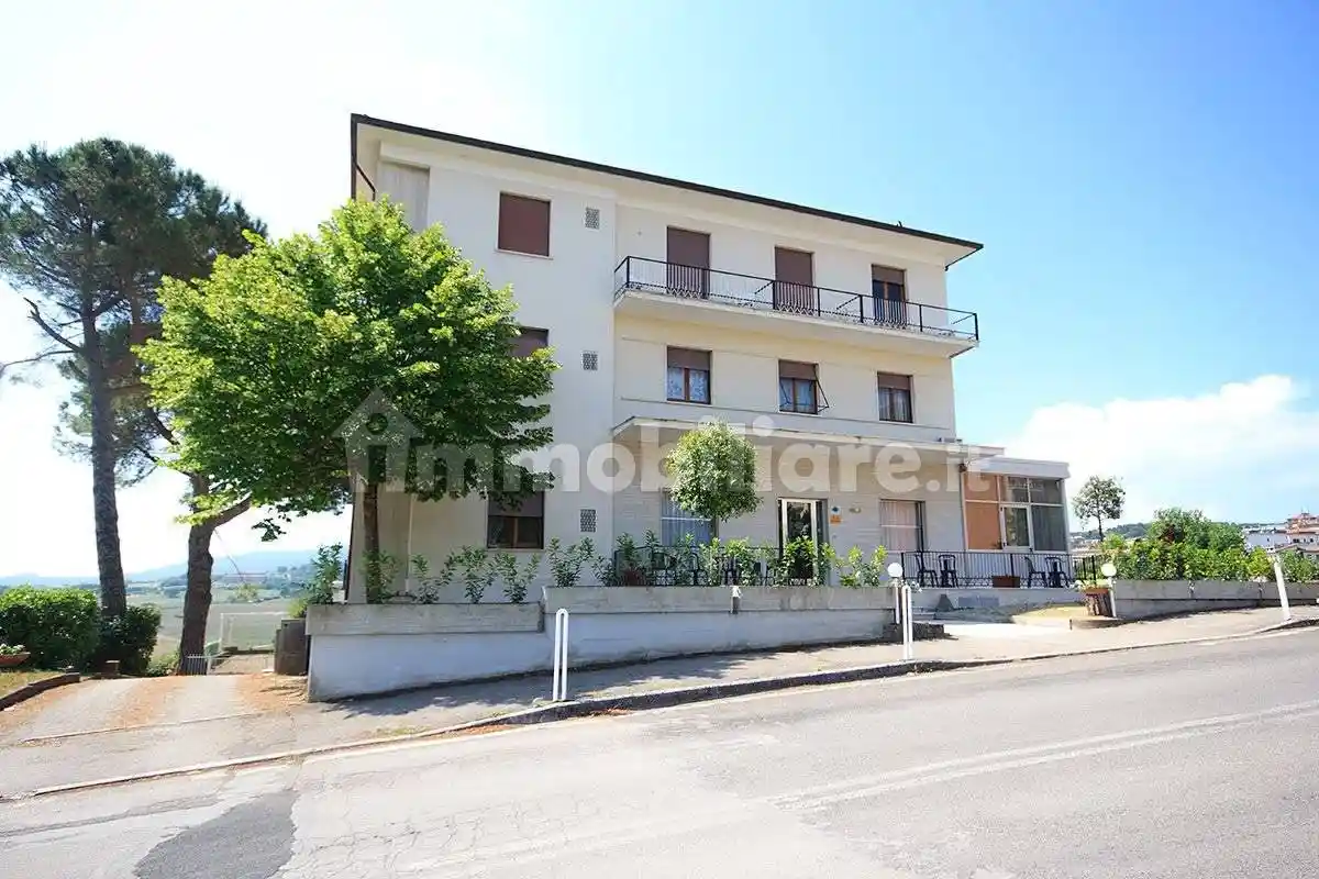 Palazzo - Edificio in vendita a Chianciano Terme