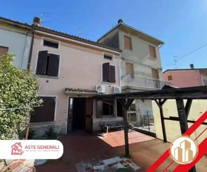 Casa indipendente in vendita a Guastalla