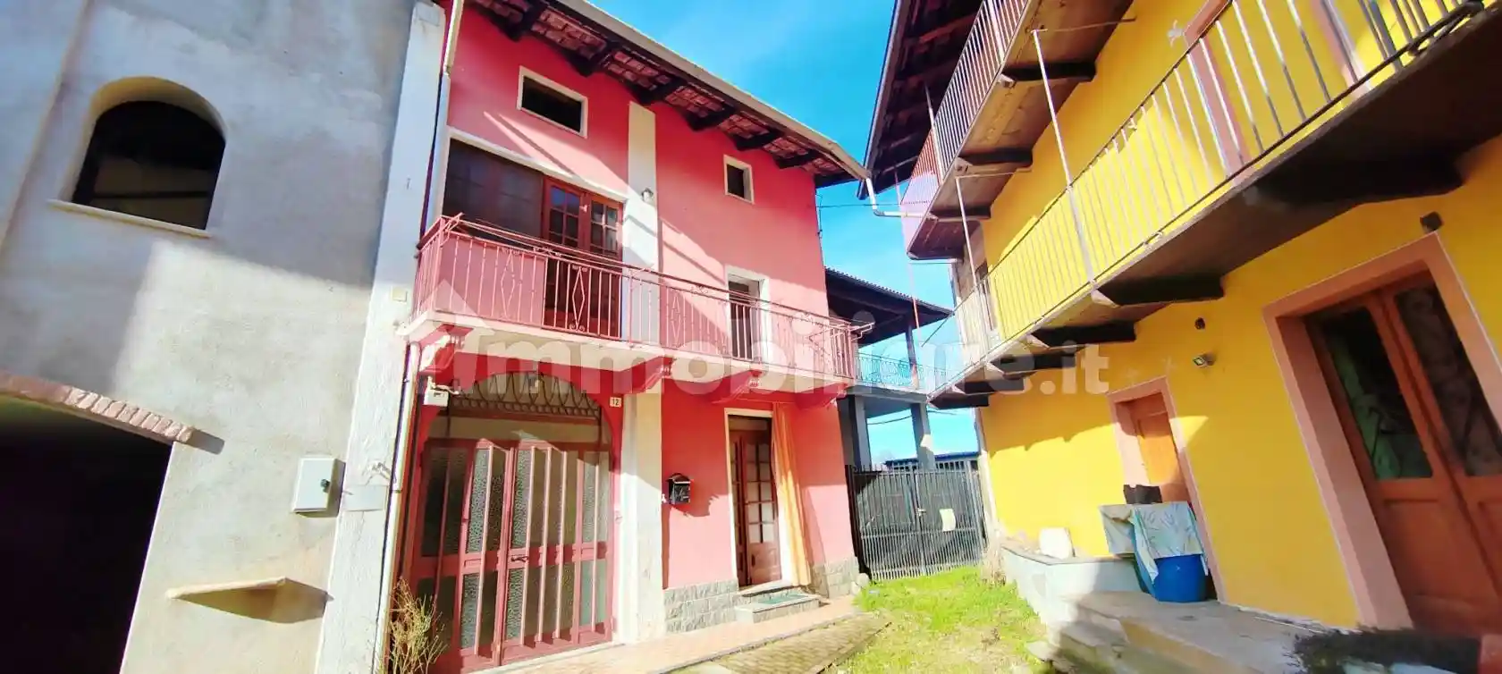 Casa indipendente in vendita a Brusnengo