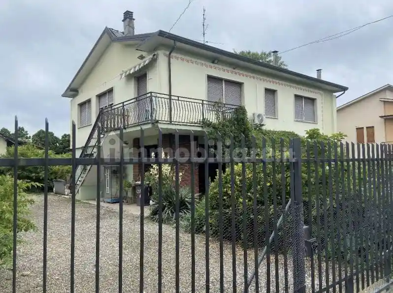 Villa in vendita a Sale