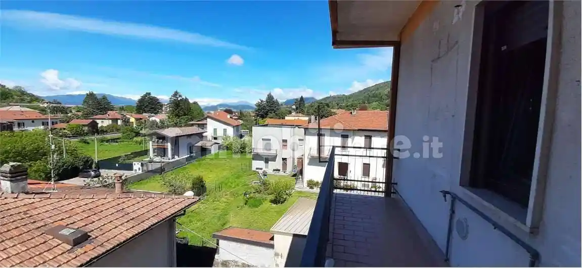 Palazzo - Edificio in vendita a Gavirate