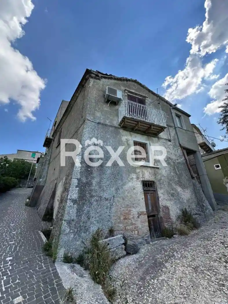 Casa indipendente in vendita a Macchiagodena