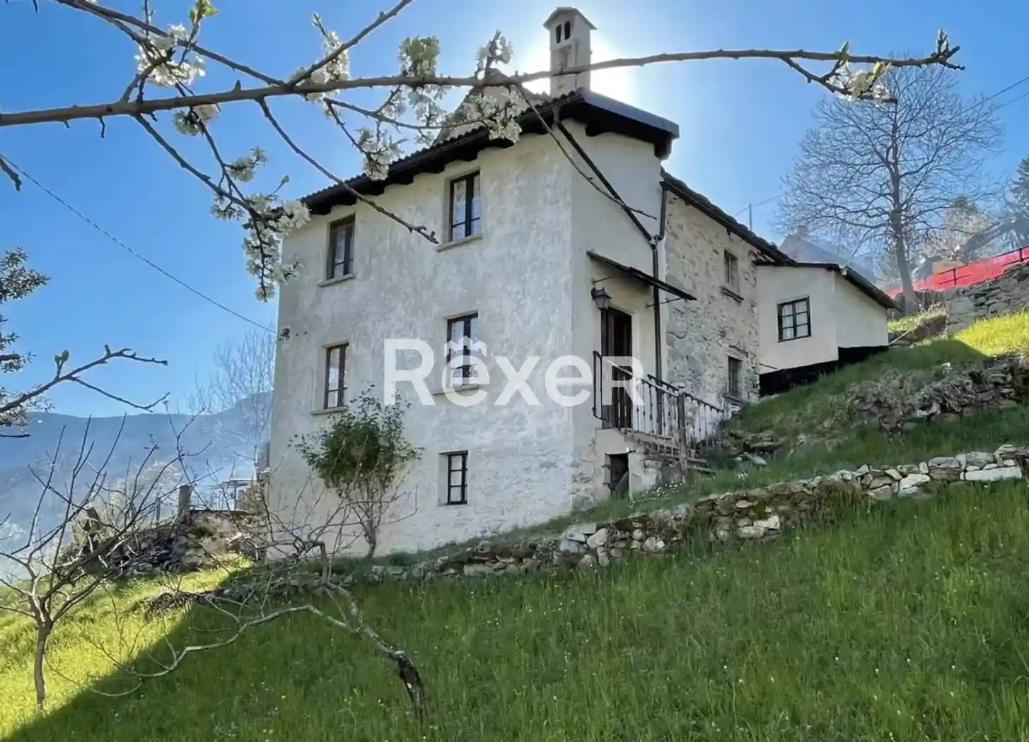 Casa indipendente in vendita a Premia