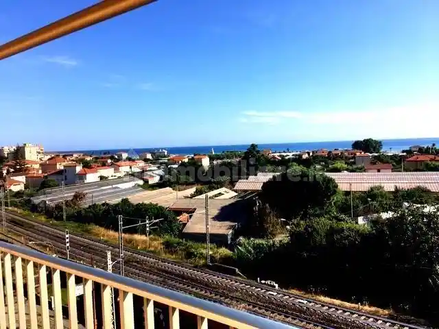 Appartamento in vendita a Camporosso