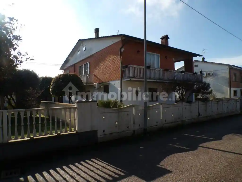 Villa in vendita a Ferrara