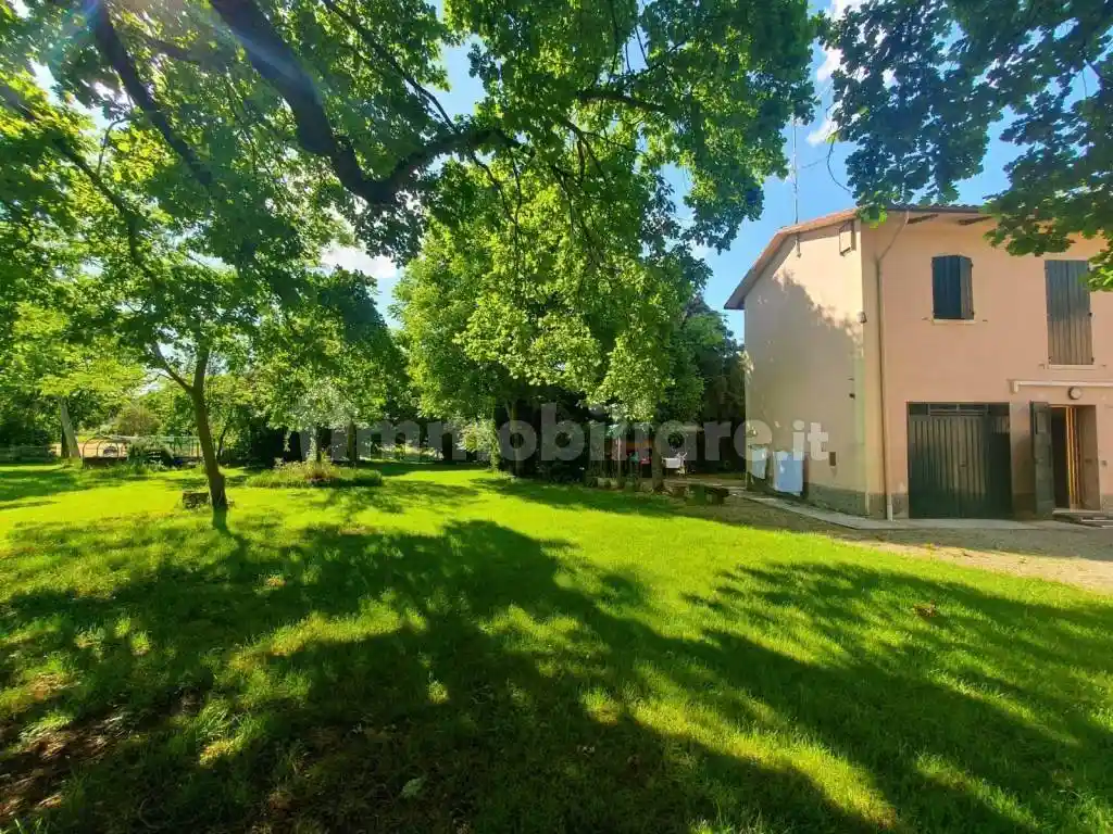 Villa in vendita a Castelnuovo Rangone