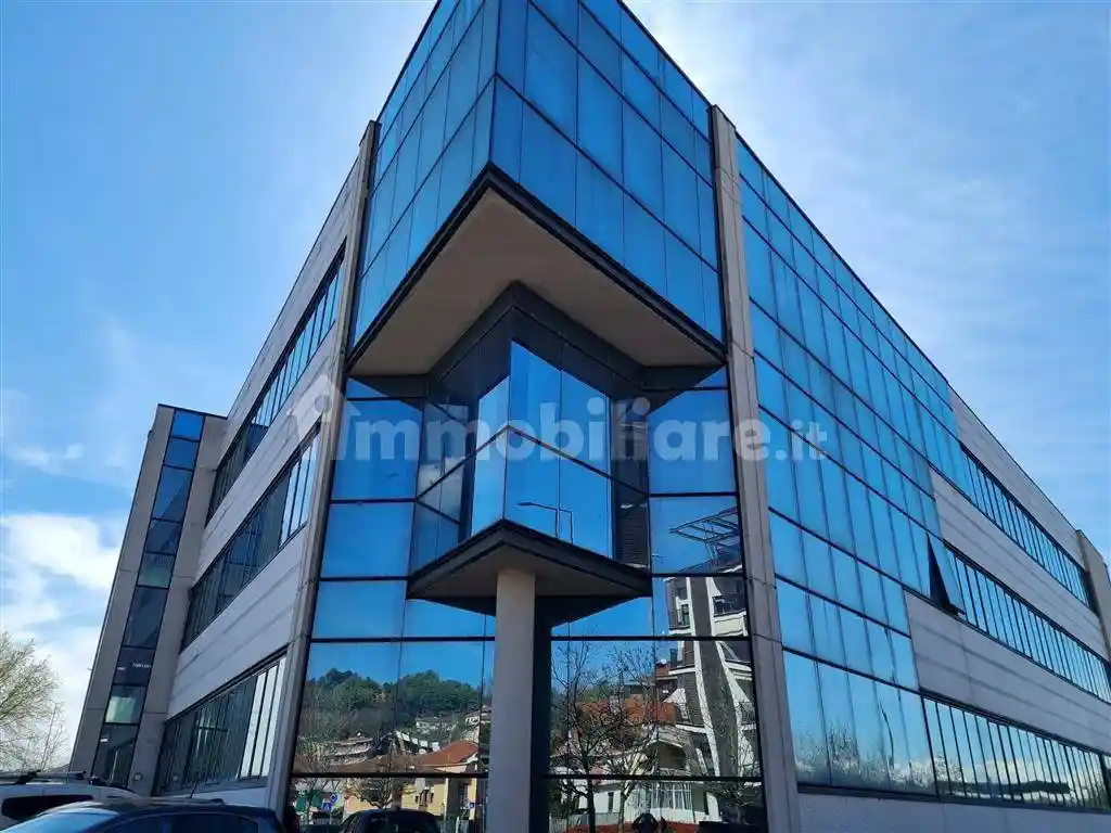 Palazzo - Edificio in vendita a Moncalieri