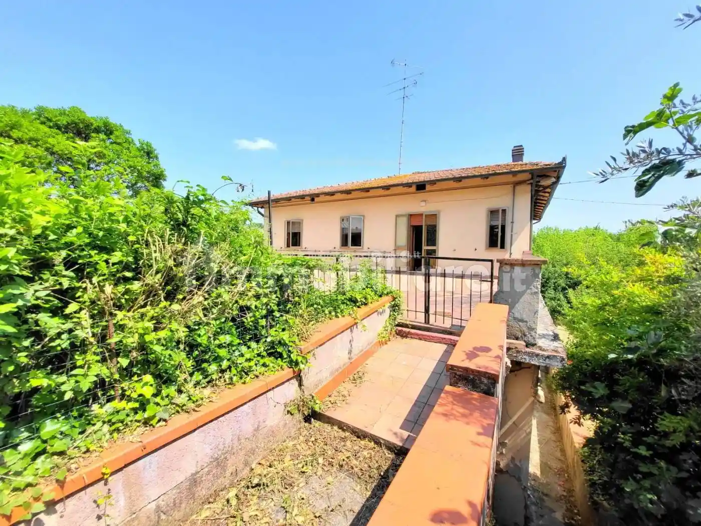 Palazzo - Edificio in vendita a Gambassi Terme