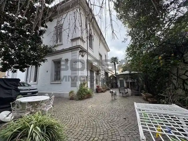 Villa in vendita a Livorno