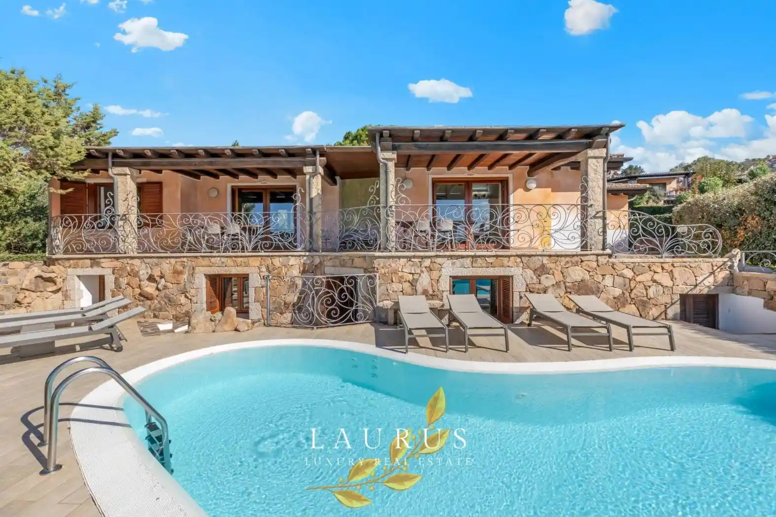 Villa in vendita a San Teodoro