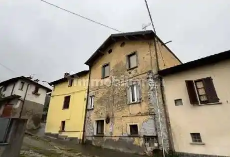 Appartamento in vendita a Cocquio-Trevisago