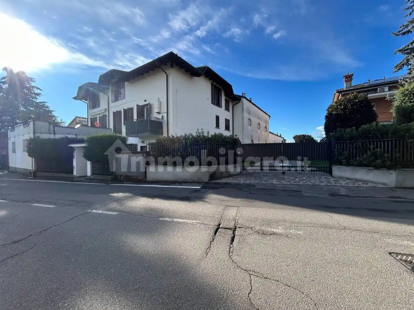 Appartamento in vendita a Carugo