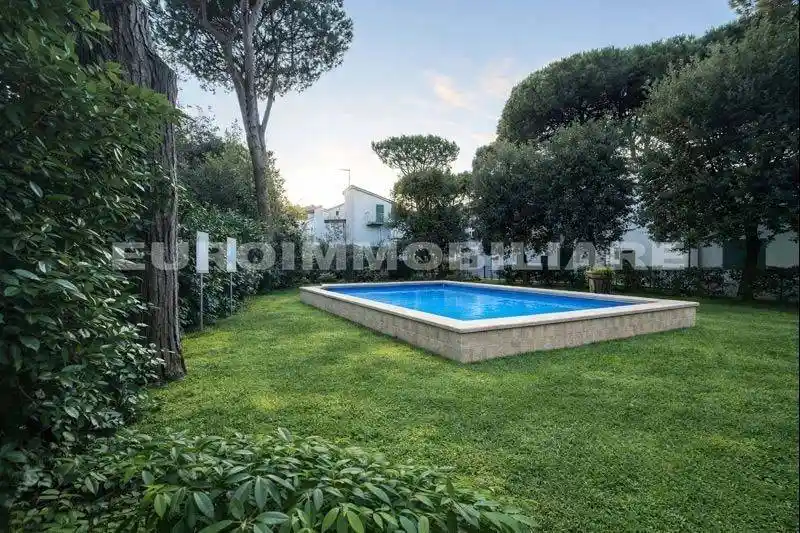 Villa in affitto a Forte dei Marmi