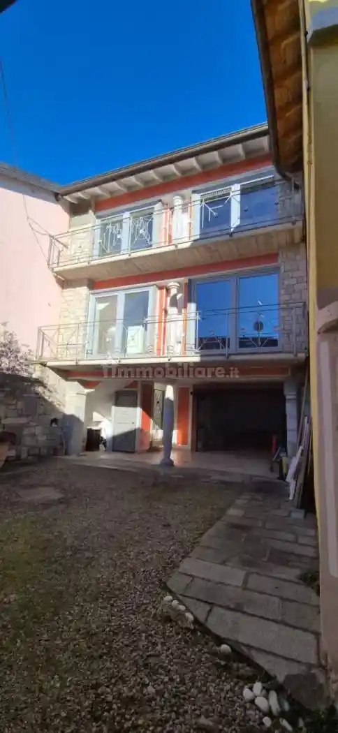 Appartamento in vendita a Saltrio