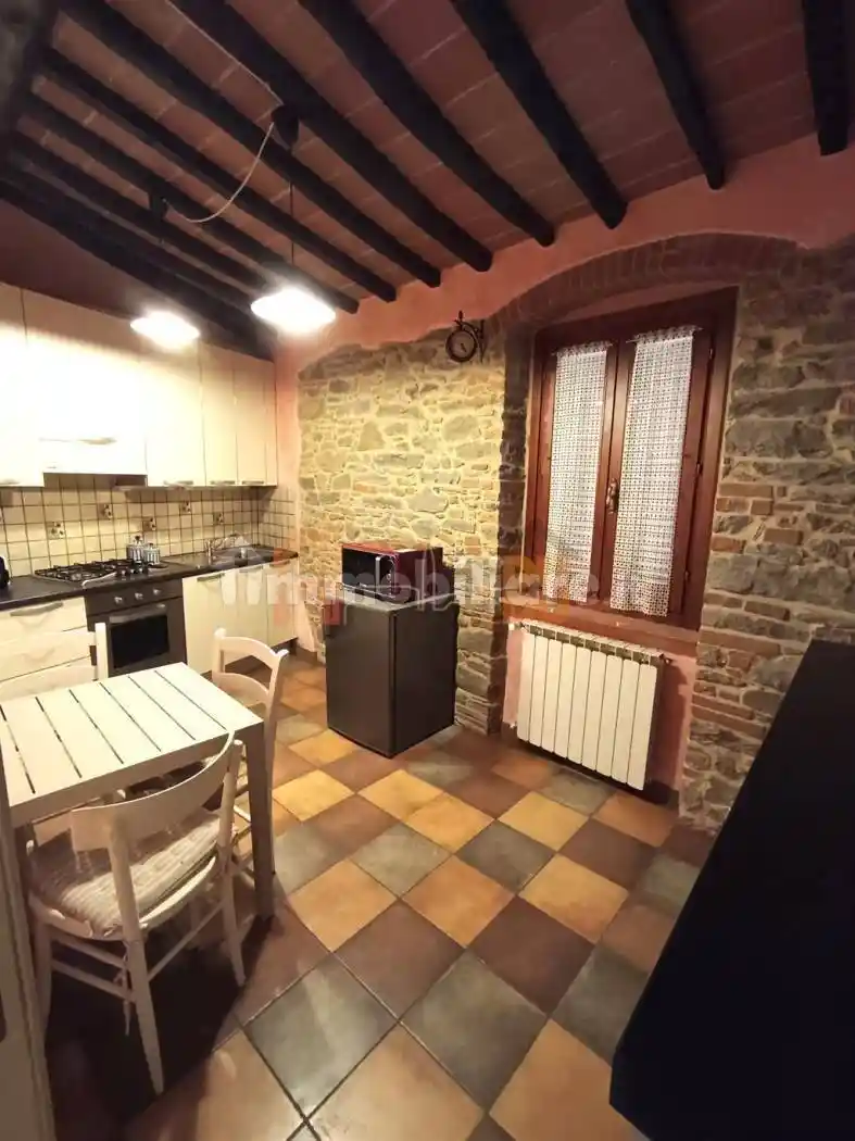 Casa indipendente in vendita a Arezzo