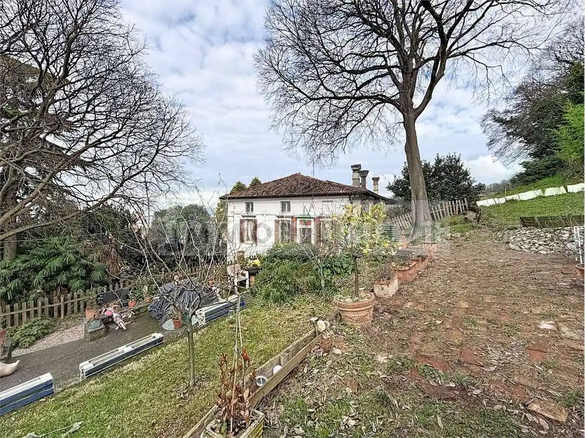 Villa in vendita a Brescia