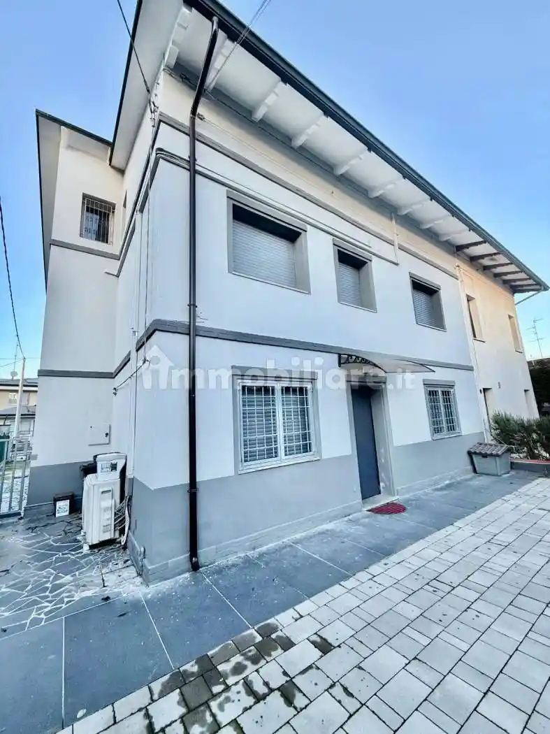 Villa in vendita a Mirandola