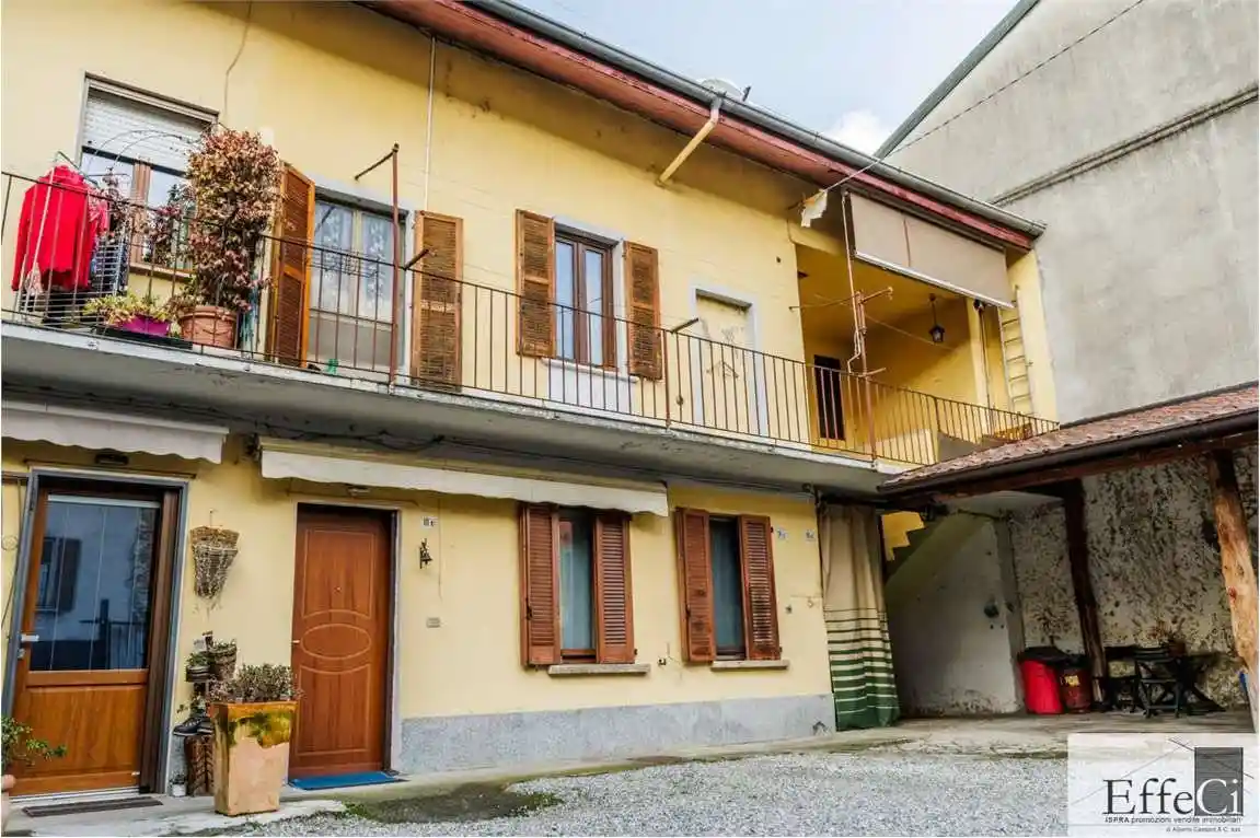 Appartamento in vendita a Biandronno