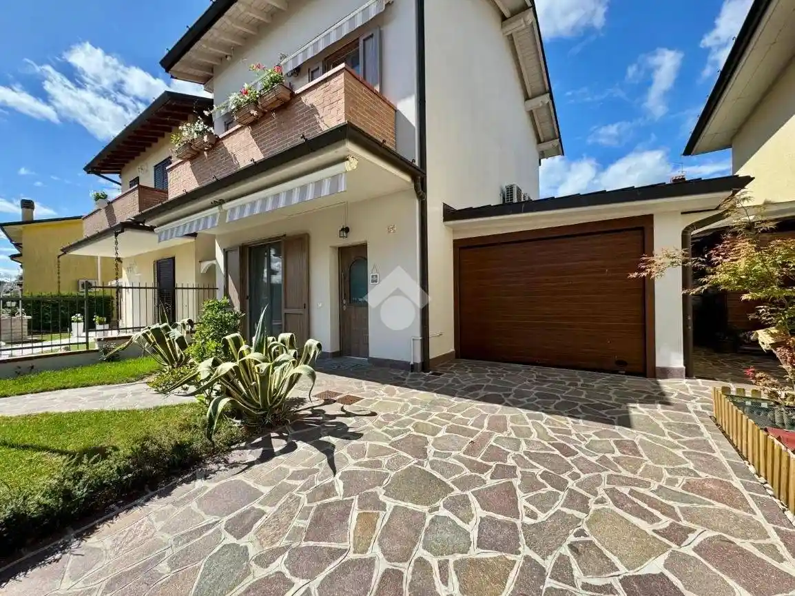 Villa in vendita a Quintano